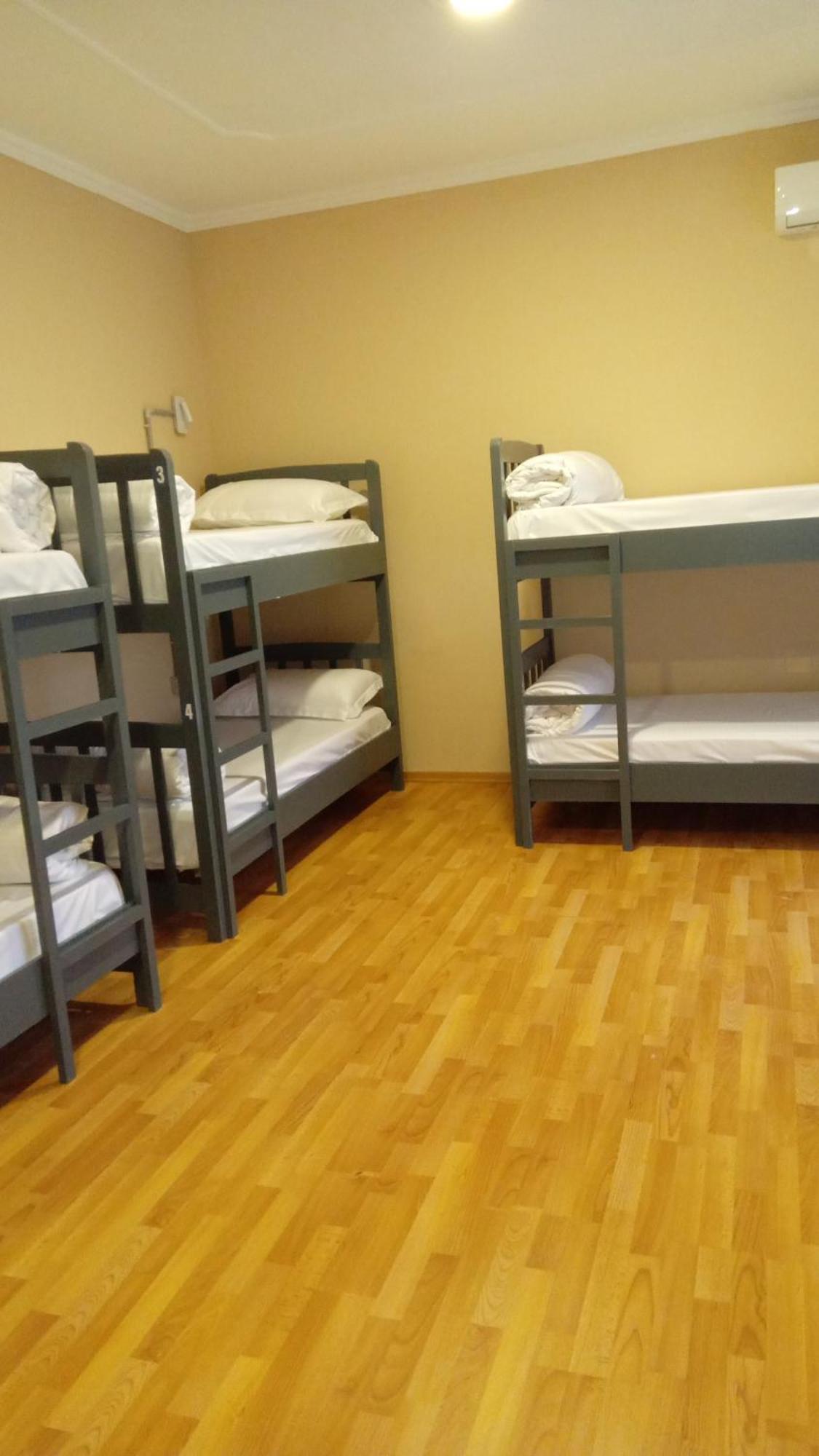 Mandarine Hostel Tiranë Luaran gambar