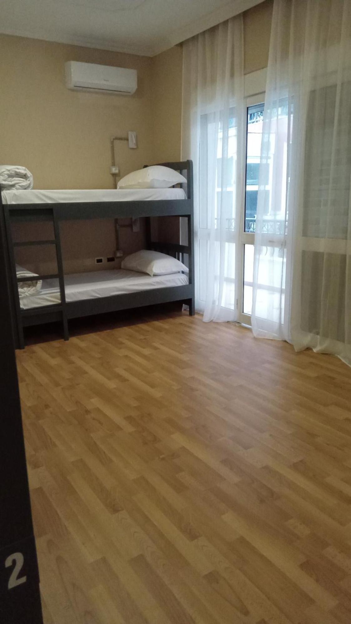 Mandarine Hostel Tiranë Luaran gambar