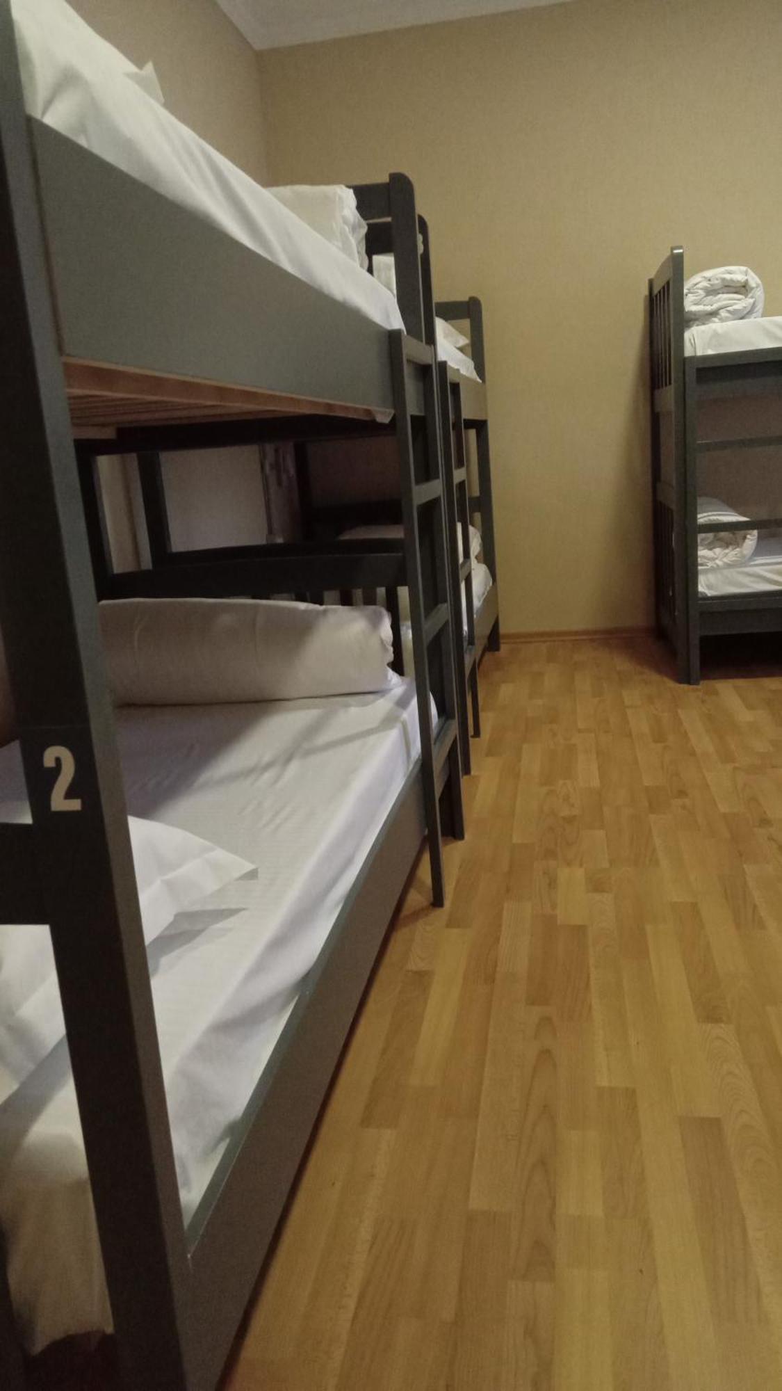 Mandarine Hostel Tiranë Luaran gambar