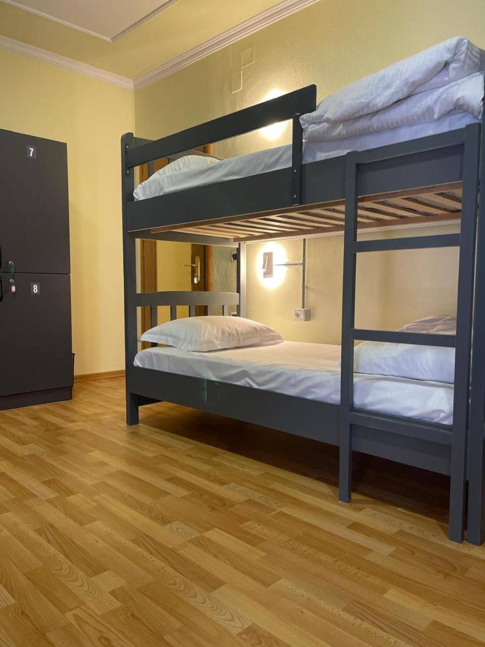 Mandarine Hostel Tiranë Luaran gambar