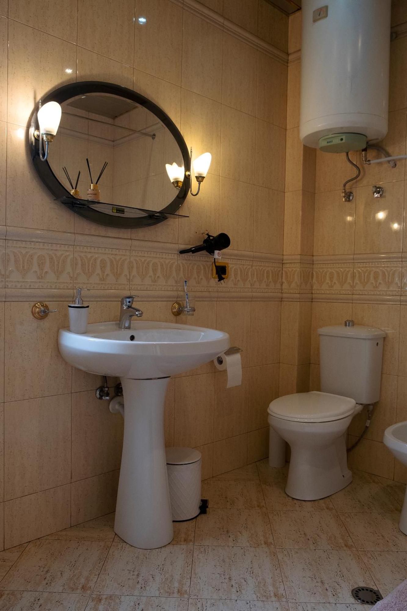 Mandarine Hostel Tiranë Luaran gambar