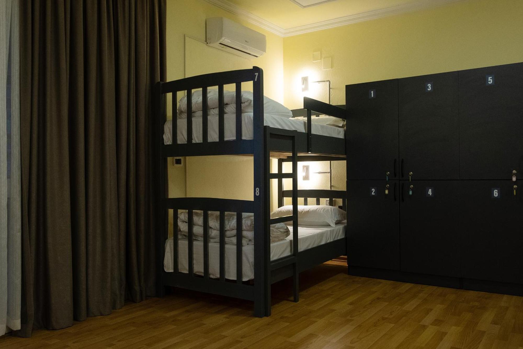 Mandarine Hostel Tiranë Luaran gambar