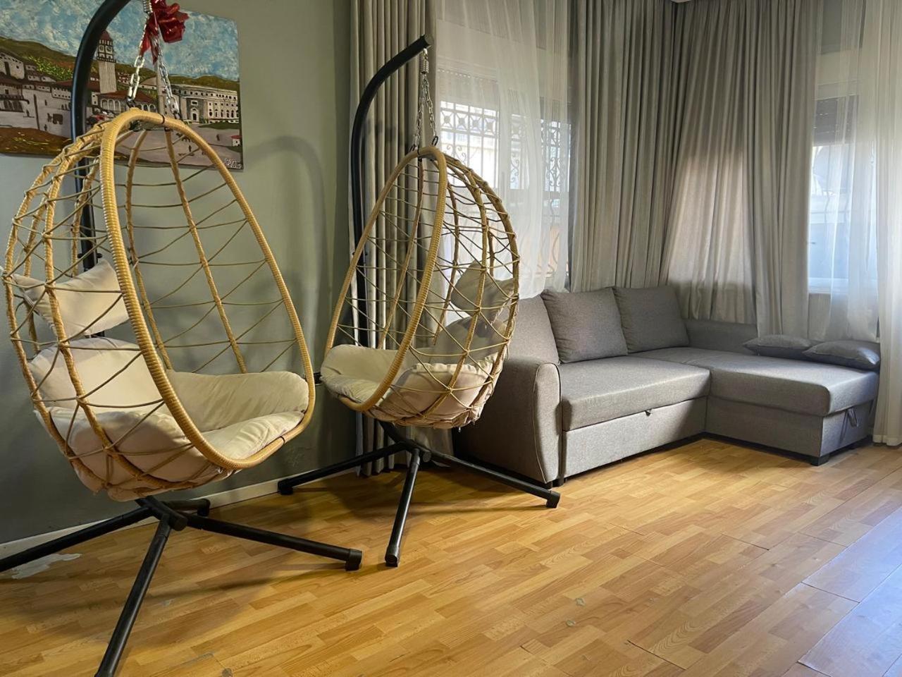 Mandarine Hostel Tiranë Luaran gambar