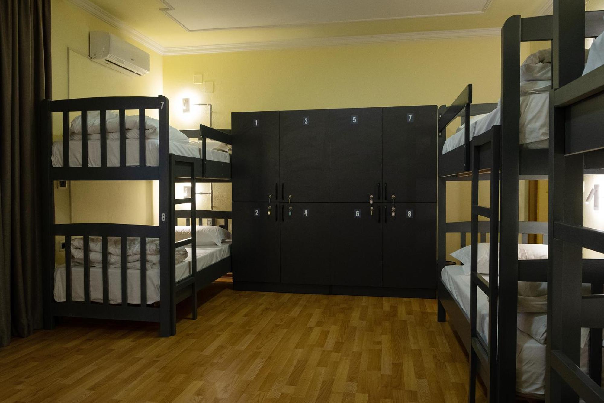 Mandarine Hostel Tiranë Luaran gambar