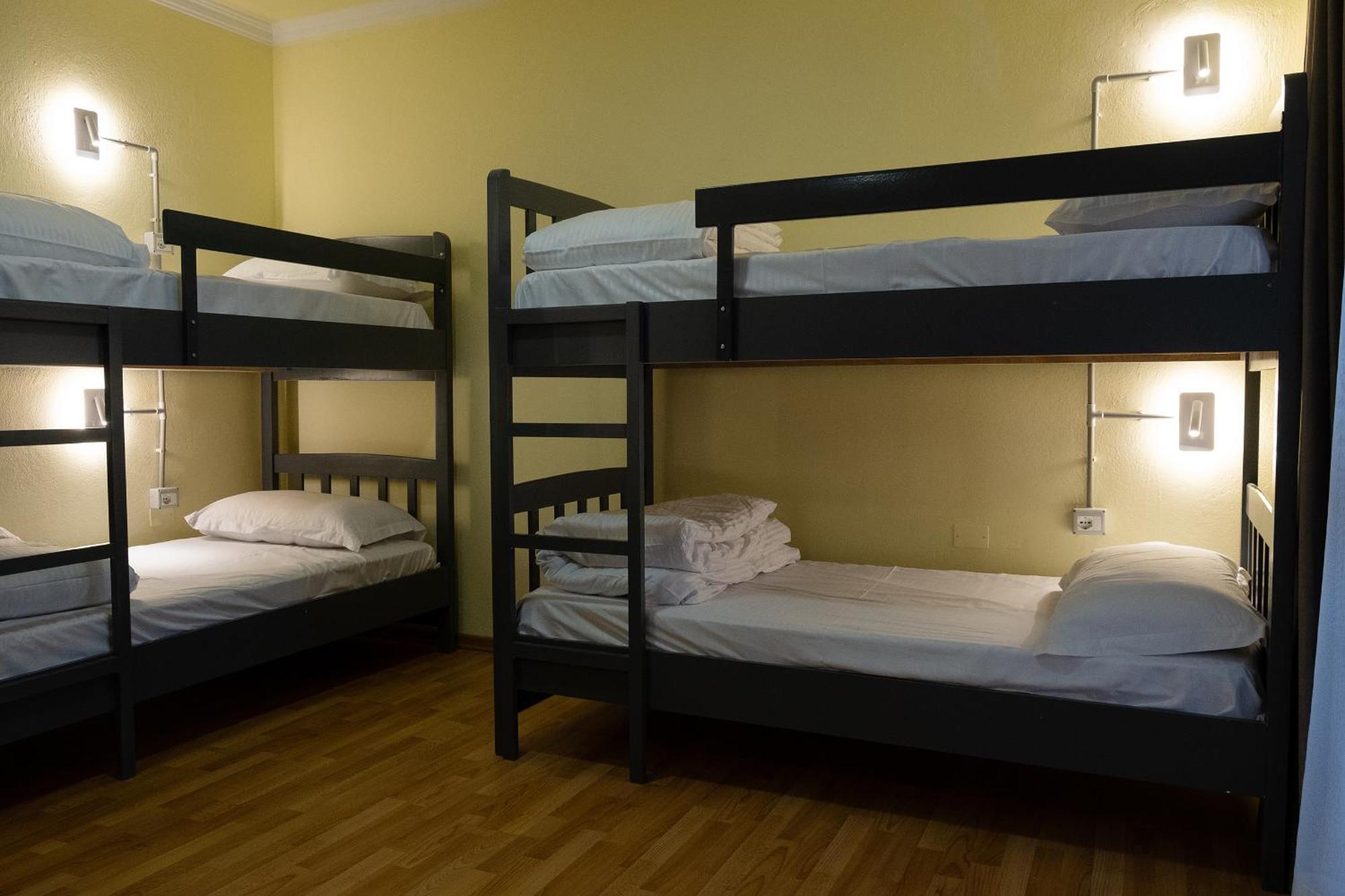 Mandarine Hostel Tiranë Luaran gambar